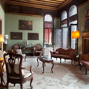 4* בית הארחה Palazzetto Pisani Grand Canal