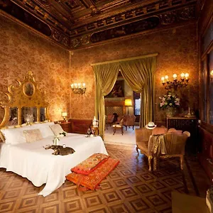 4* בית הארחה Palazzetto Pisani Grand Canal